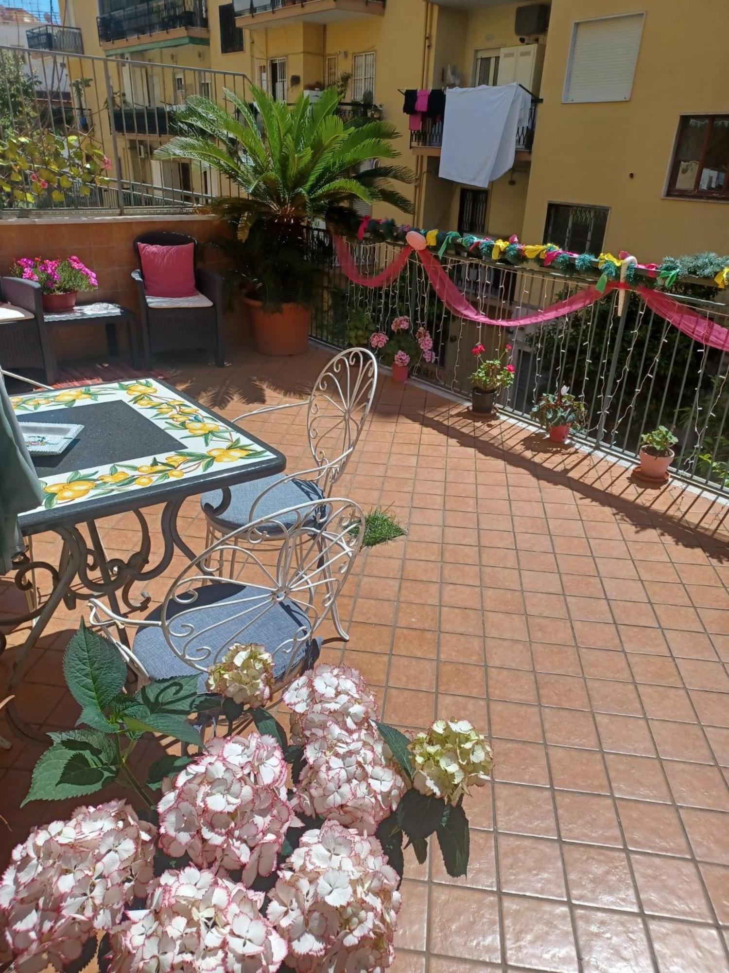 La Terrazza Di Monica & Teresa Bed & Breakfast Portici Ngoại thất bức ảnh